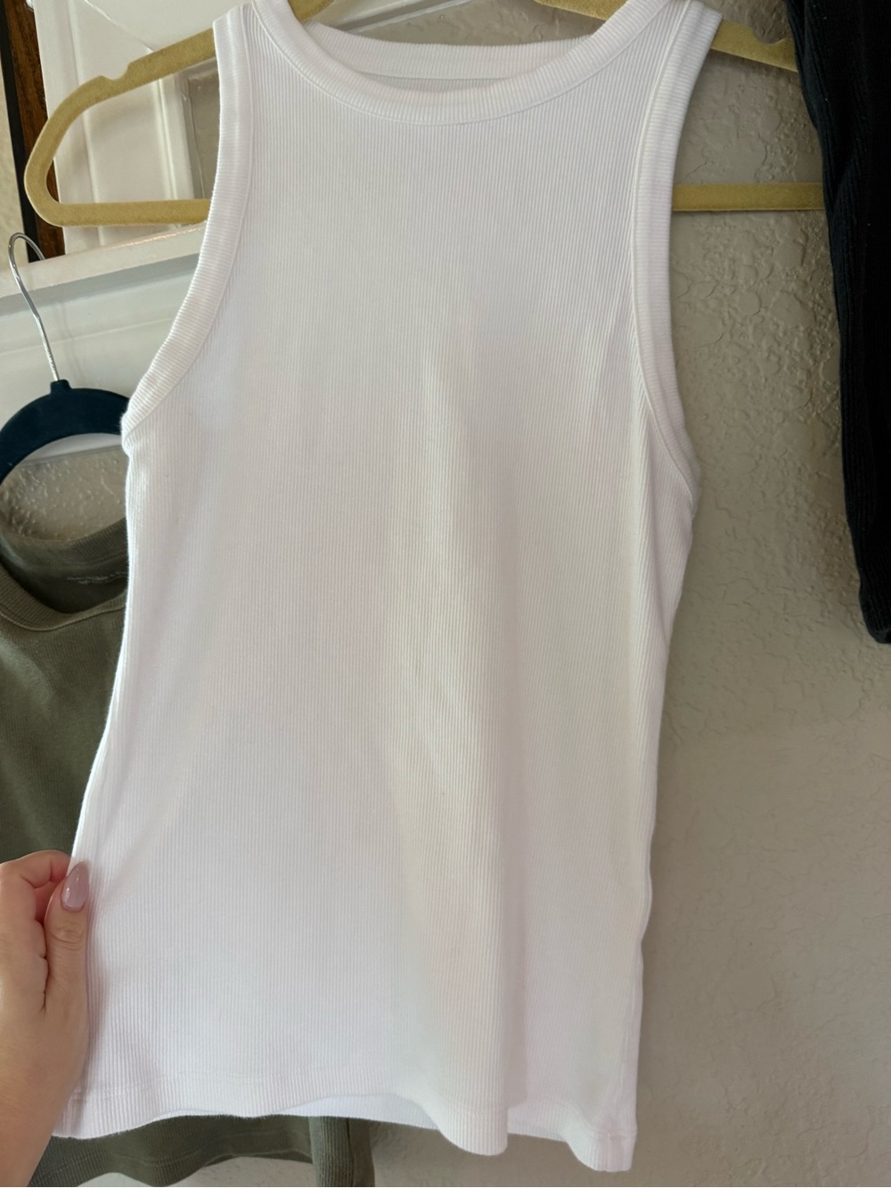 Abercrombie & Fitch essential Tank Tops Set (s) - Picture 6 of 11